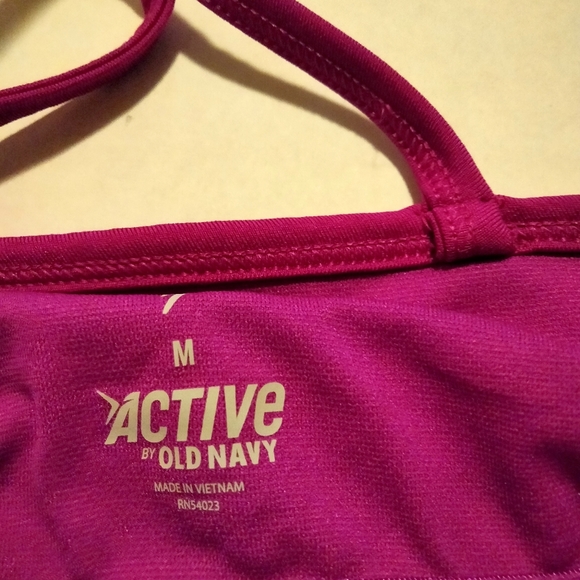 *💖 2/$15 or 4/$25: Old Navy, active top with built in bra shelf - Picture 3 of 8